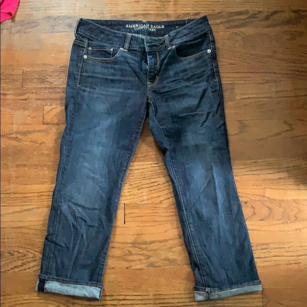 American eagle cropped blue jeans